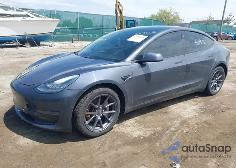 2020 Tesla Model 3 Standard Range Plus Rear-Wheel Drive/Standard Range Rear-Wheel Drive from USA, damaged, VIN 5YJ3E1EAXLF783517